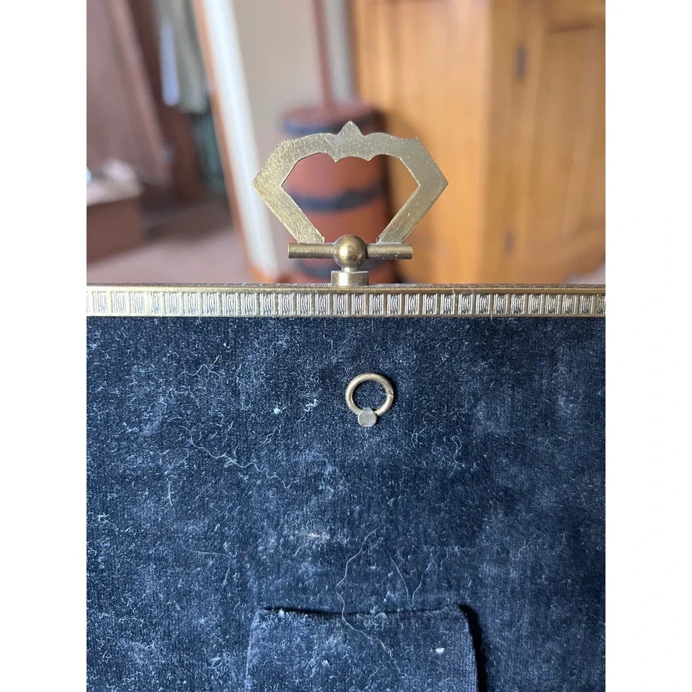 Vintage Brass Tone Picture Frame Shell Corners Heart Finial Wall Hanging